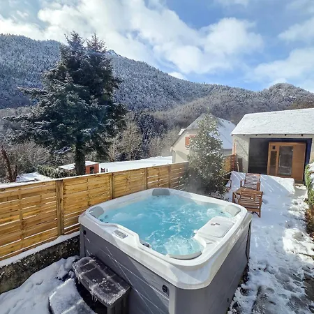 Feuille De Cimes Jacuzzi Et Sauna Le Sylvestre Aragnouet